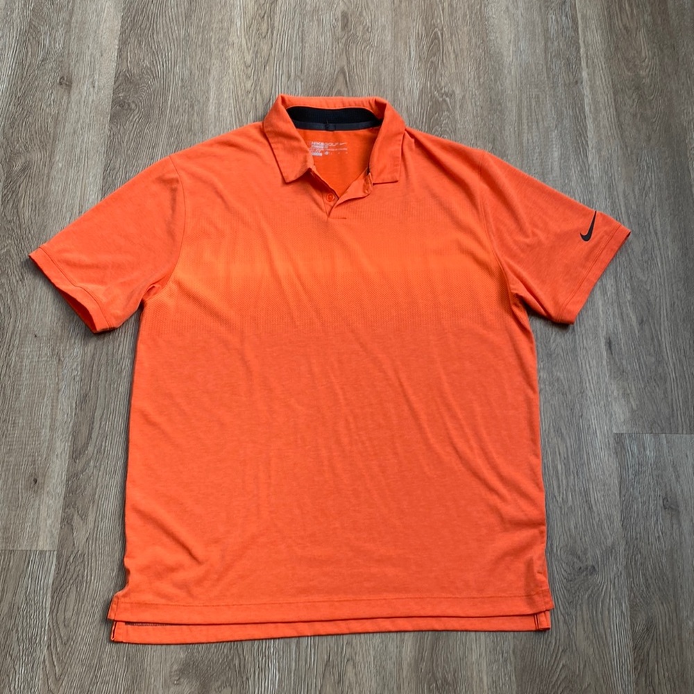 Nike golf dri -fit  shirt ✨standard fit ✨size L ✨